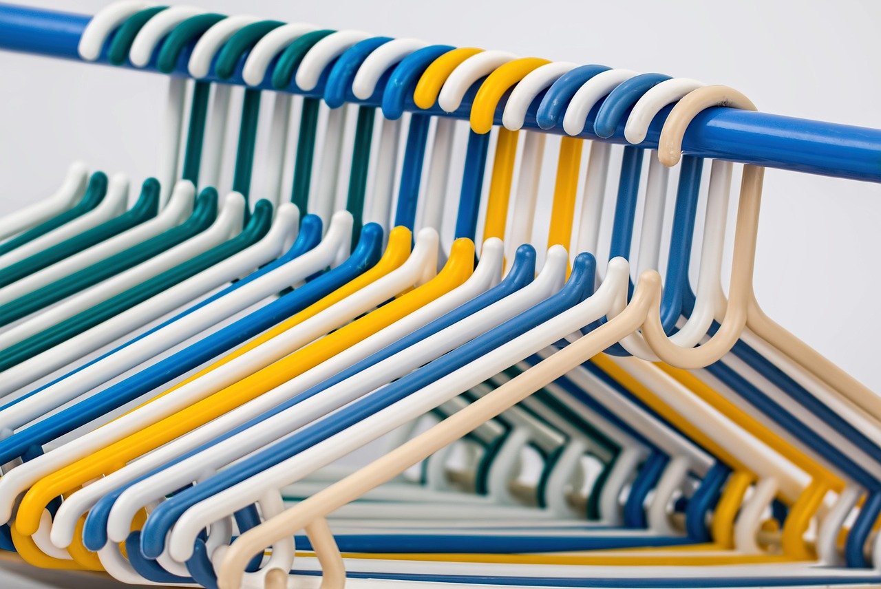 Kleiderschrank pflegen und reinigen