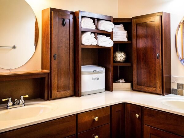10 Ideen für den organisierten Waschbeckenunterschrank