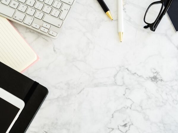 8 geniale Ideen deinen Schminktisch zu organisieren